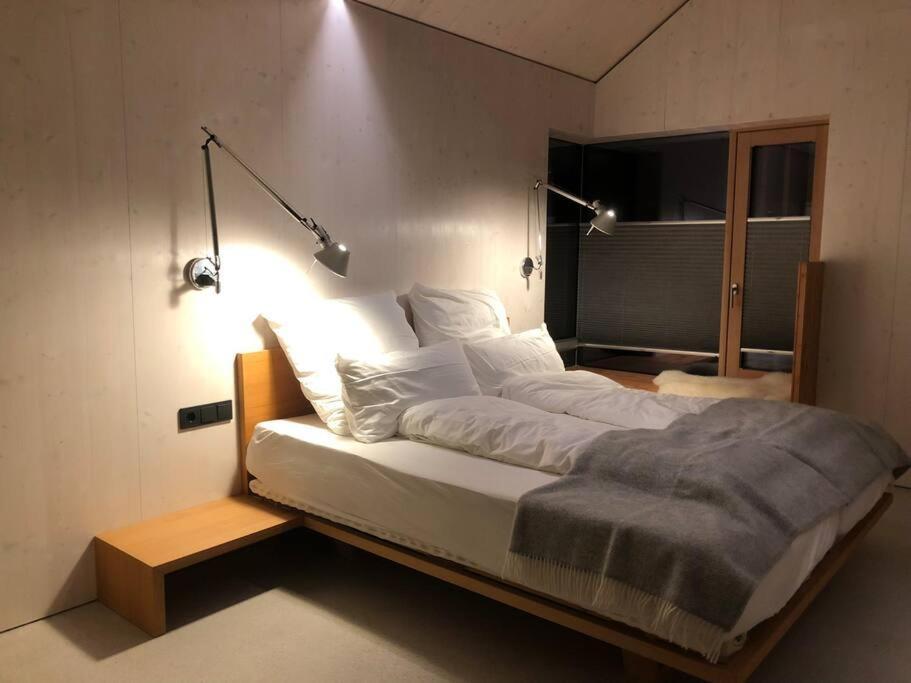 Urban Alpine Penthouse With Lake View Maurach  Extérieur photo