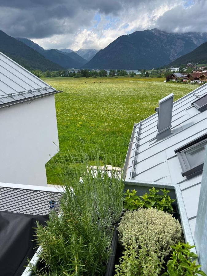 Urban Alpine Penthouse With Lake View Maurach  Extérieur photo
