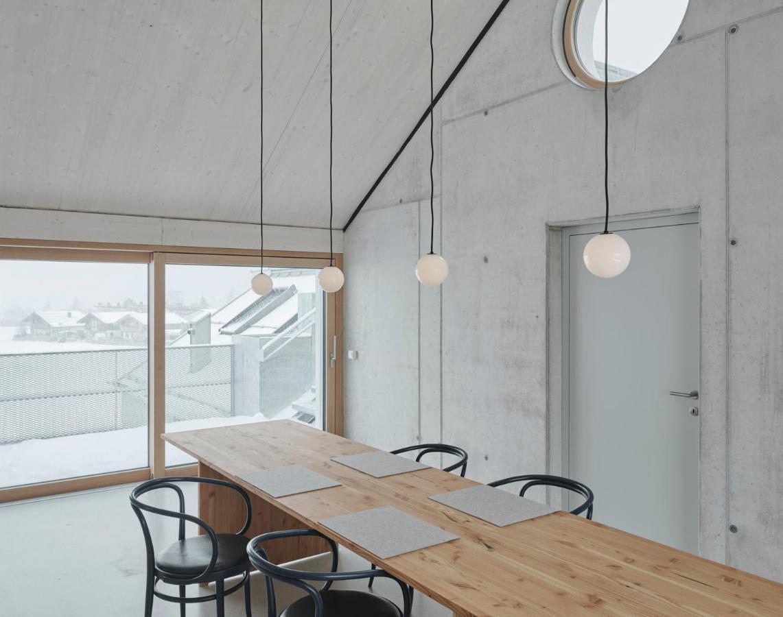 Urban Alpine Penthouse With Lake View Maurach  Extérieur photo