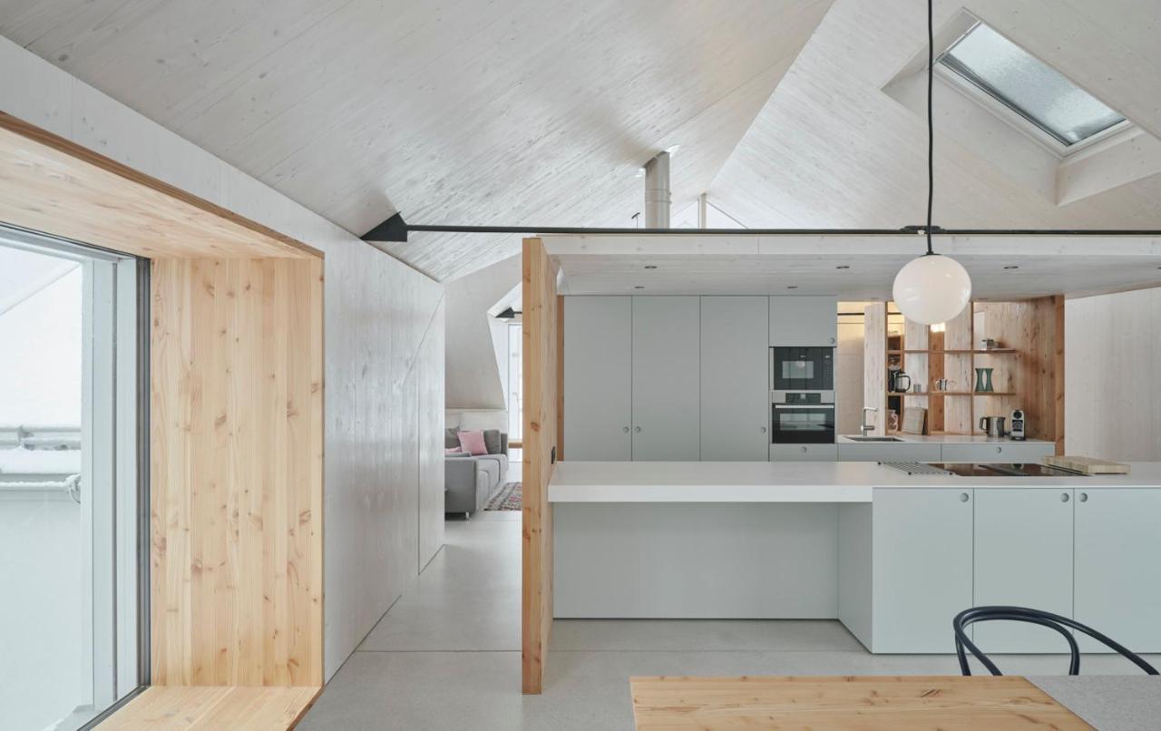 Urban Alpine Penthouse With Lake View Maurach  Extérieur photo
