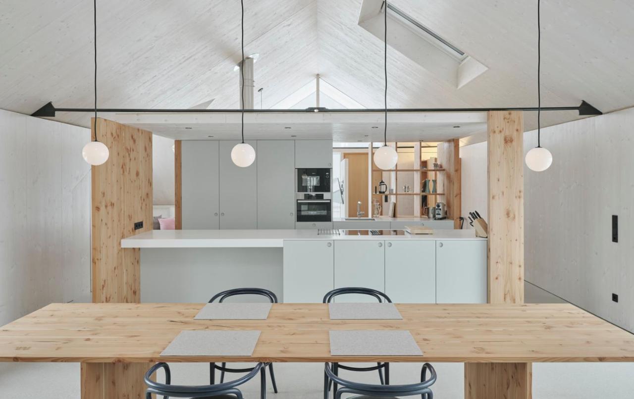 Urban Alpine Penthouse With Lake View Maurach  Extérieur photo