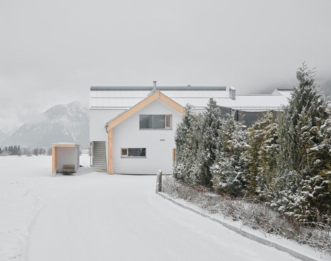 Urban Alpine Penthouse With Lake View Maurach  Extérieur photo